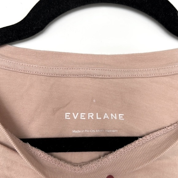Everlane The Long-Sleeve Box-Cut Pocket Tee in Rose - Picture 7 of 7